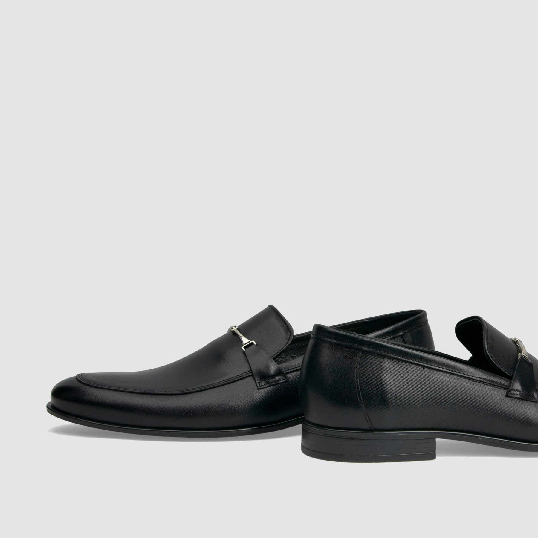 Loafers TAPI A-7358 black grain leather
