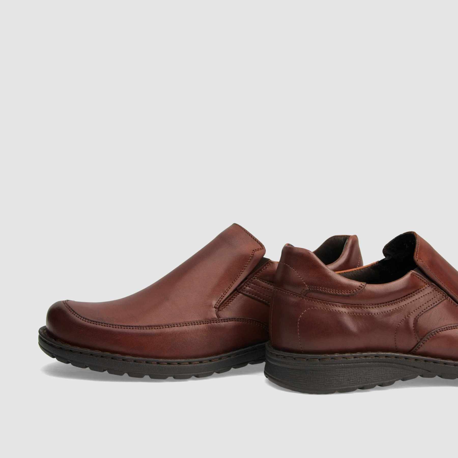 Casual shoe TAPI B-7271 brown smooth leather 