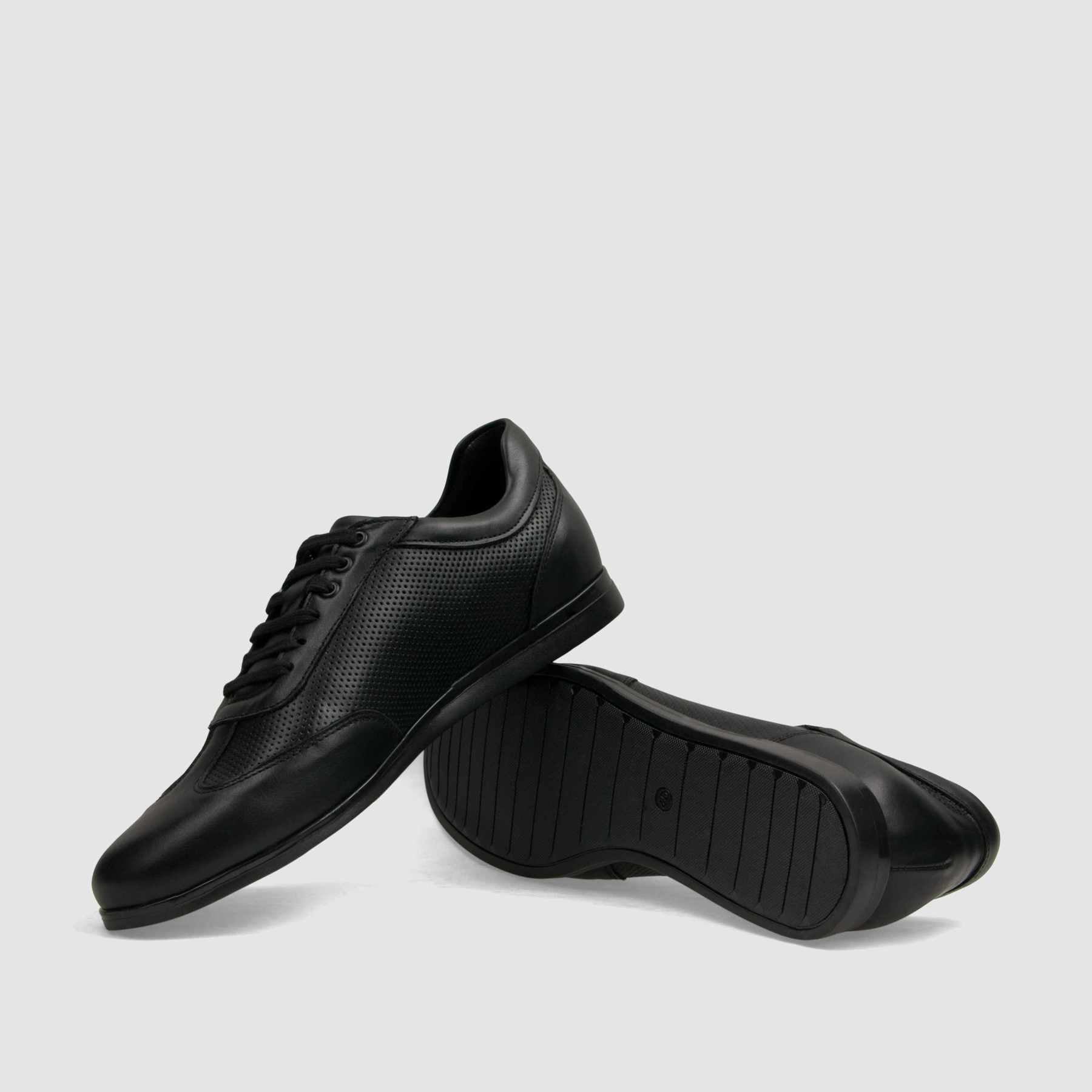 Trampki TAPI C - 7636 czarna licowa skóra z tłoczeniem - TAPI nero - Sneakersy i sportowe - Czarny - 7