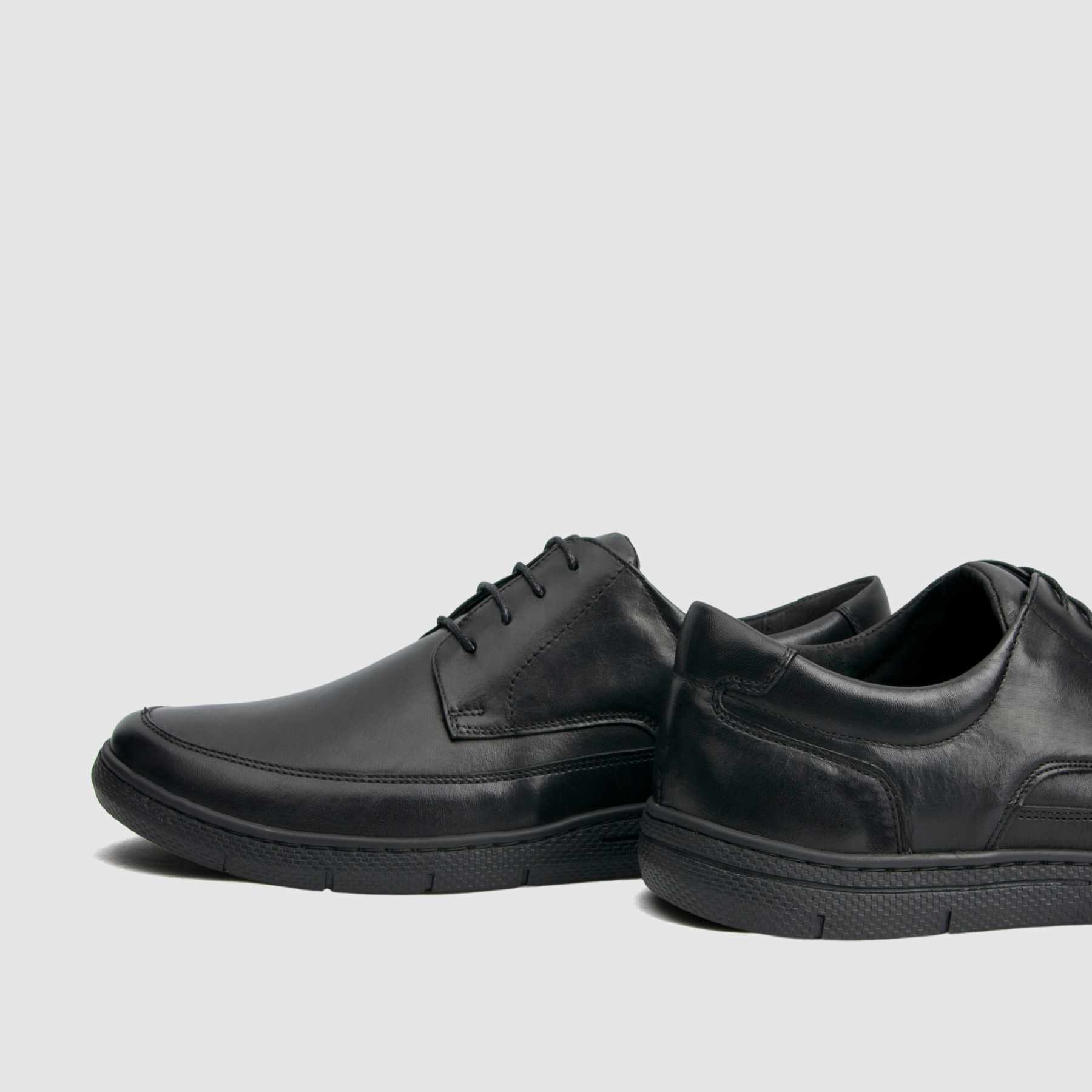 Casual shoe TAPI C-7246 black grain leather 