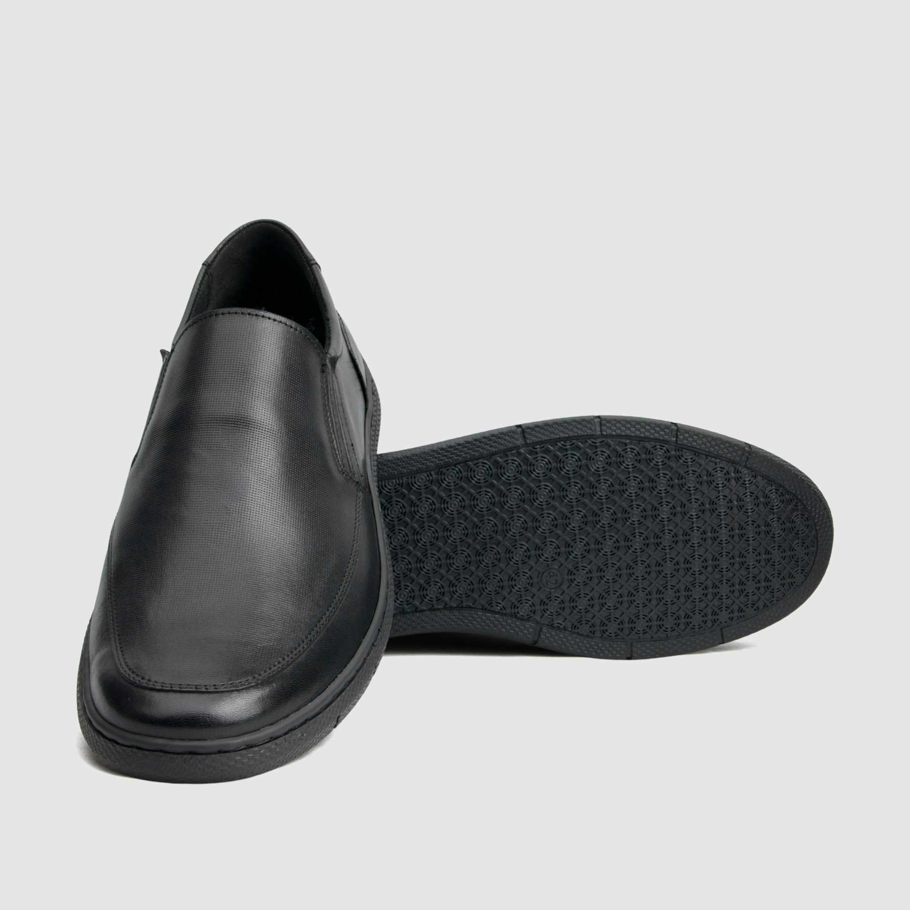 Casual shoe TAPI C-7251 black smooth leather