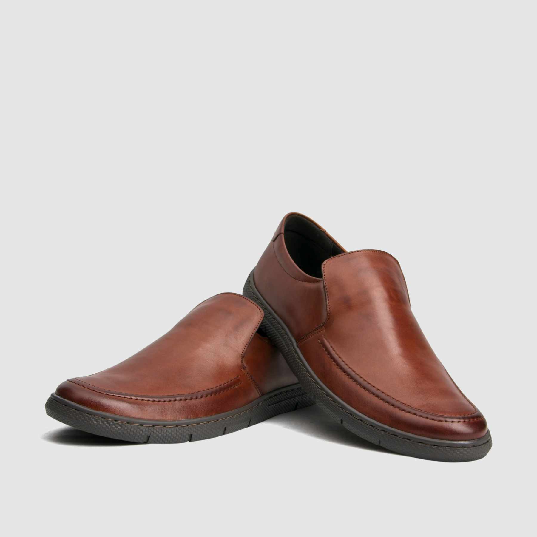 Casual shoe TAPI C-7249 brown smooth leather