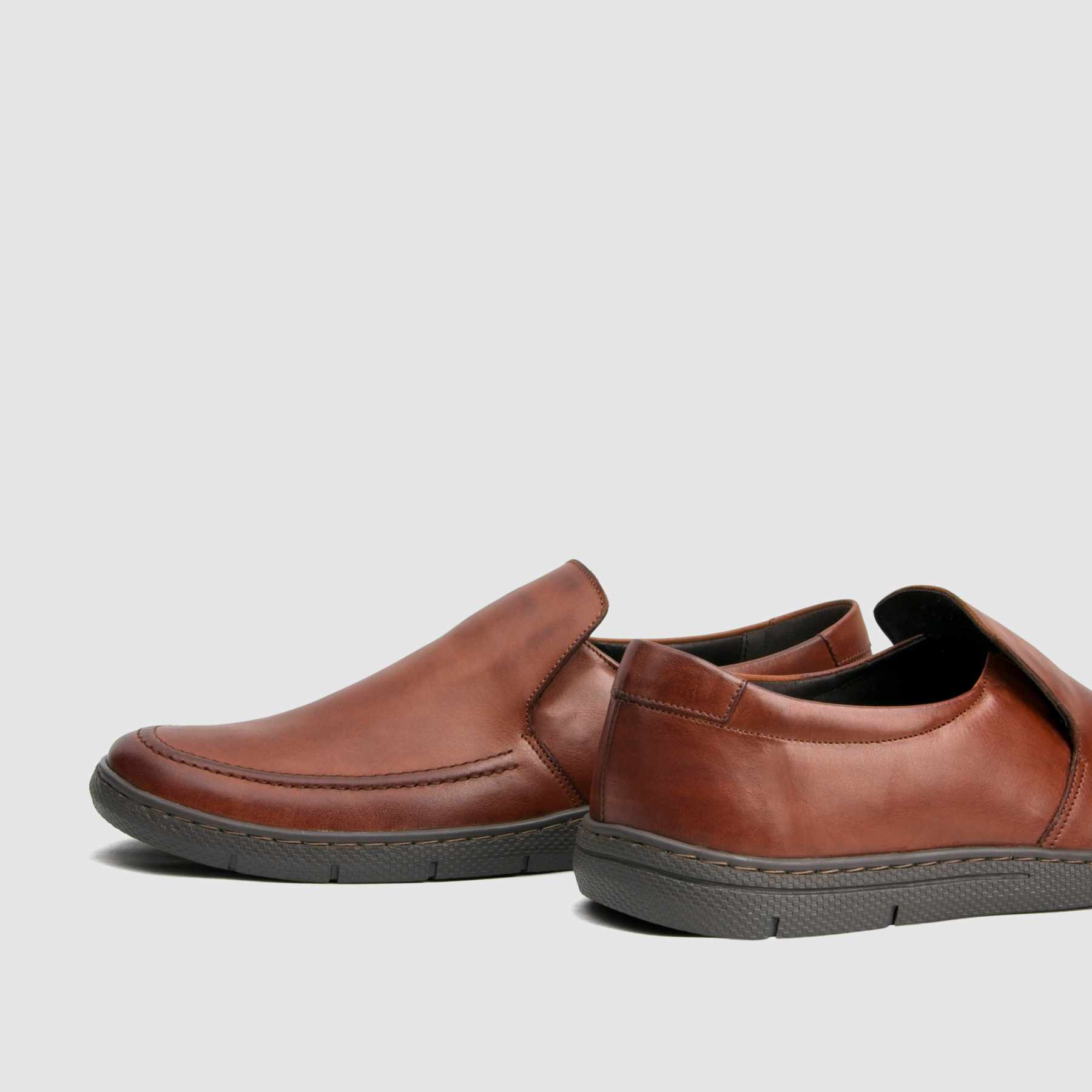 Casual shoe TAPI C-7249 brown smooth leather